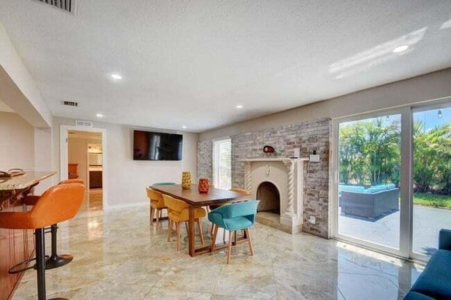 Photo - 168 SE 31st Ave