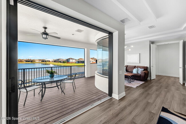 Photo - 3638 Lake Adelaide Pl