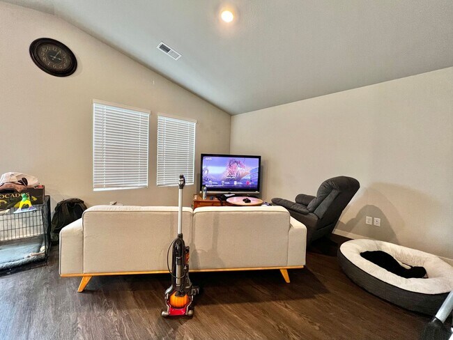 Photo - Stunning 3 Bed 2 Bath Ranch Home!