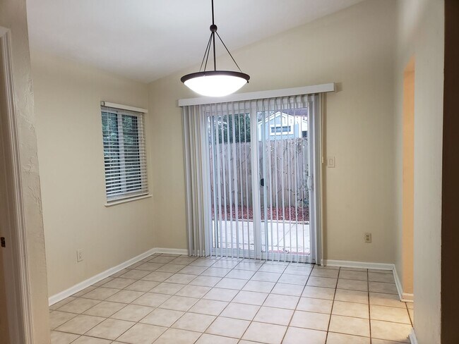 Photo - 2 Bedroom for rent January 2026 in NE Tall...