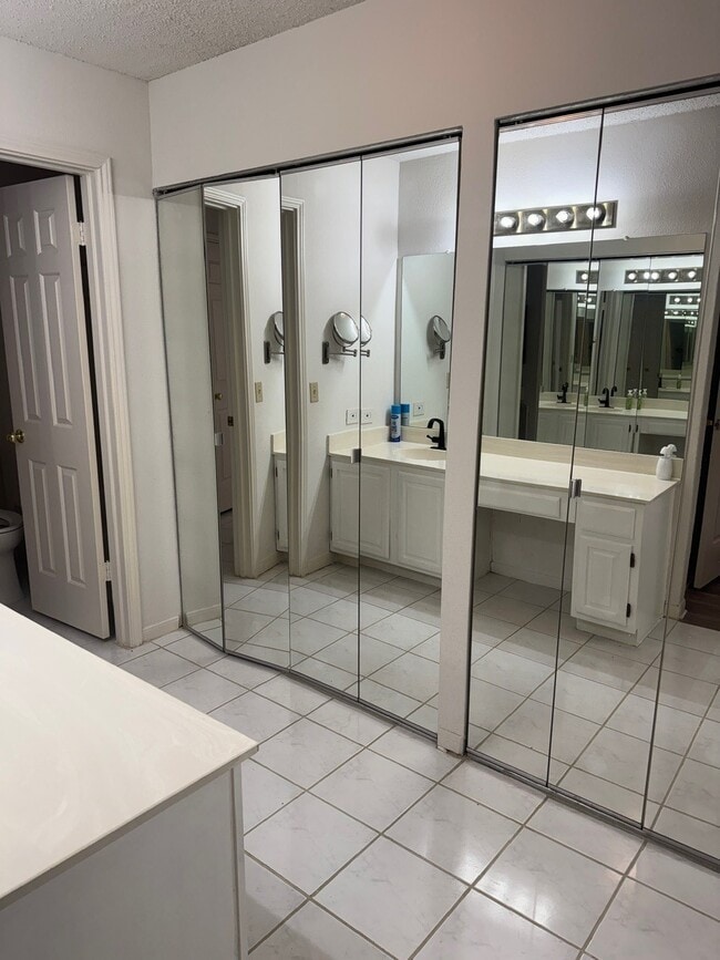 Photo - 3010 Mesquite Dr