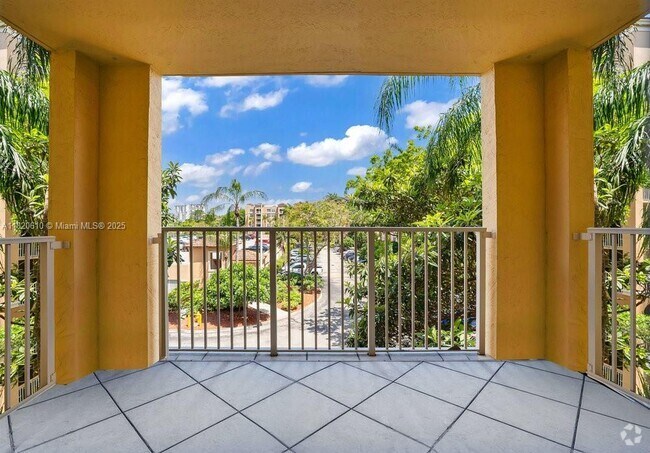 Building Photo - 19555 E Country Club Dr Unit 8307 Rental