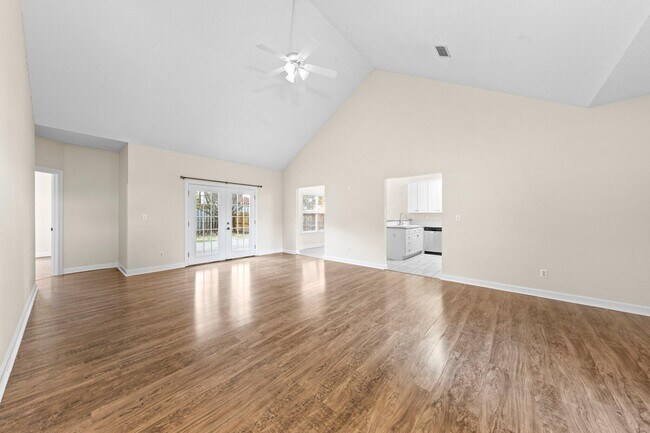 Photo - 1472 The Crossings