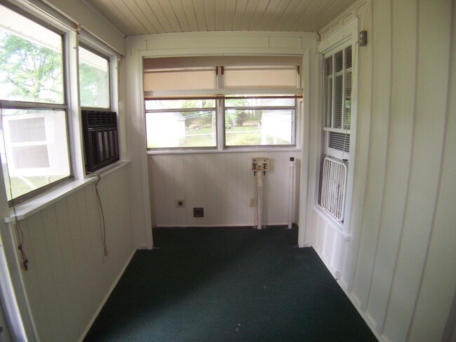 Photo - 1 Bedroom off Staley Rd!