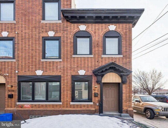 Building Photo - 512 W Norris St