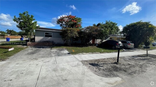 Building Photo - 5900 Garfield St Unit East Rental