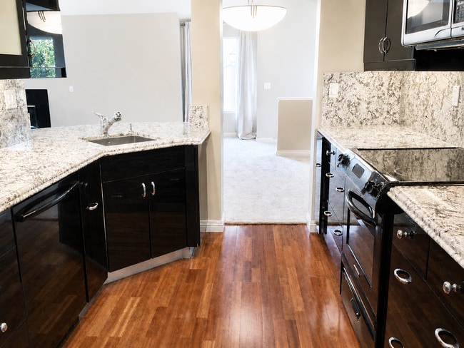 Photo - 17 Vassar Aisle Unit model B-2