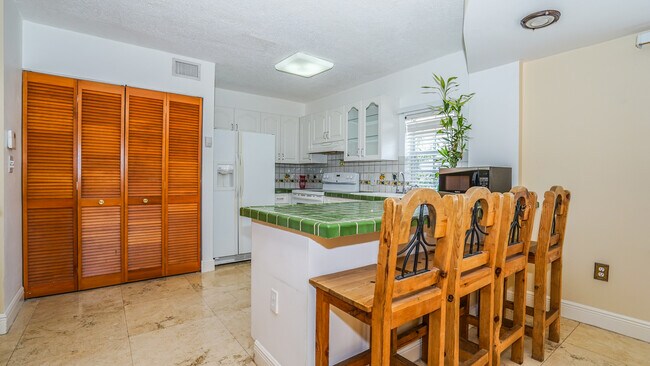 Photo - 3356 Bird Ave