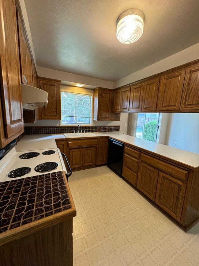 Photo - 4337 Lombard Dr