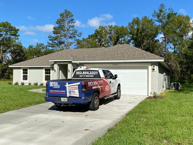 Photo - Desirable SW Ocala Neighborhood 4/2/2 *WON...