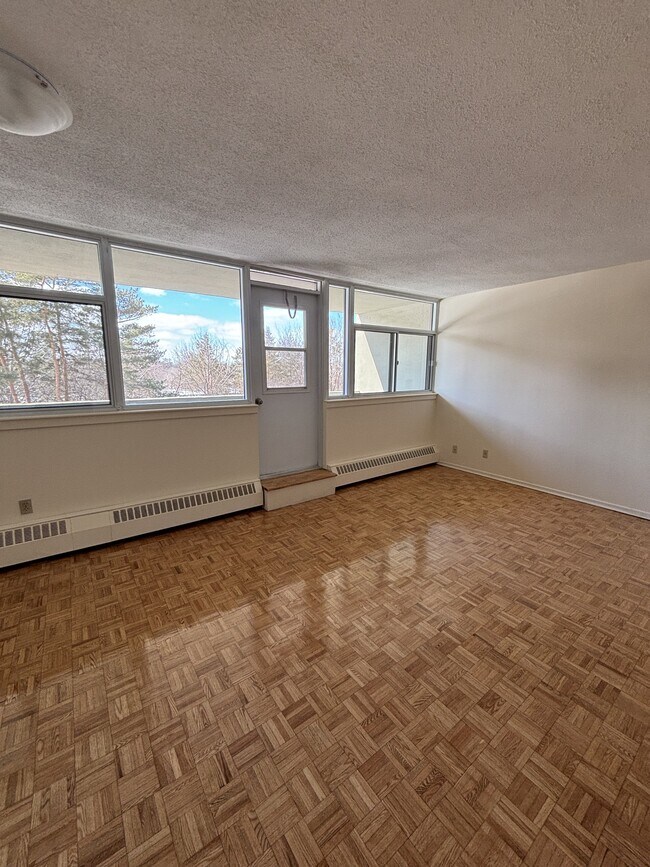 Photo - 70 McEwen Ave