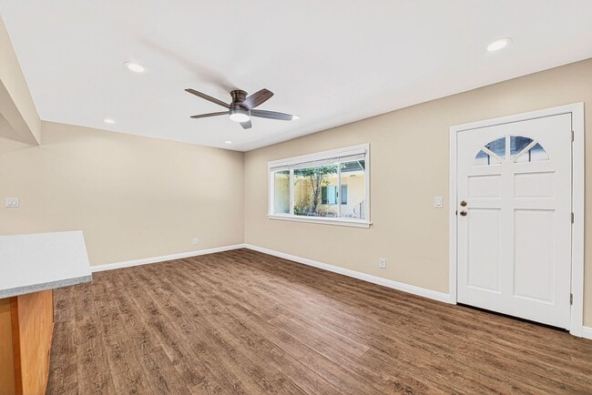 1427 W Parade St Unit 04