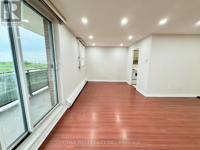 Photo - 3533 Derry Rd E Unit 709