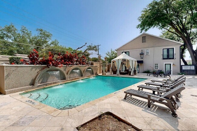 Photo - 7736 Meadow Rd Unit 203