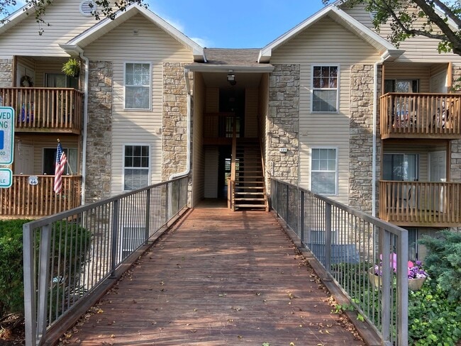 Photo - Condominium in FoxPointe