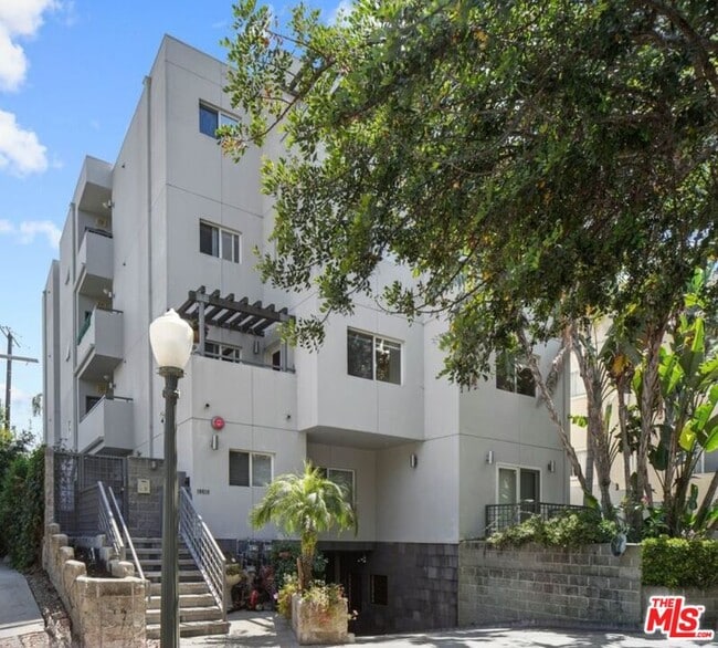 Photo - 10616 Kinnard Ave Unit 101