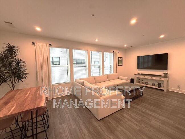 729 Eloise Wy Unidad Lot 24/Unit C