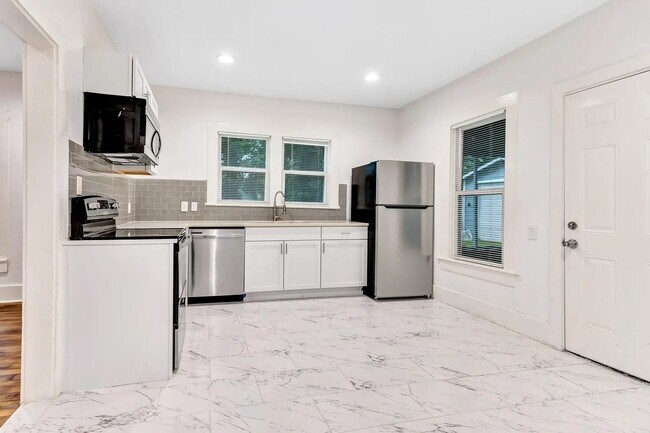 Photo - 425 E Sears St Unidad Front House