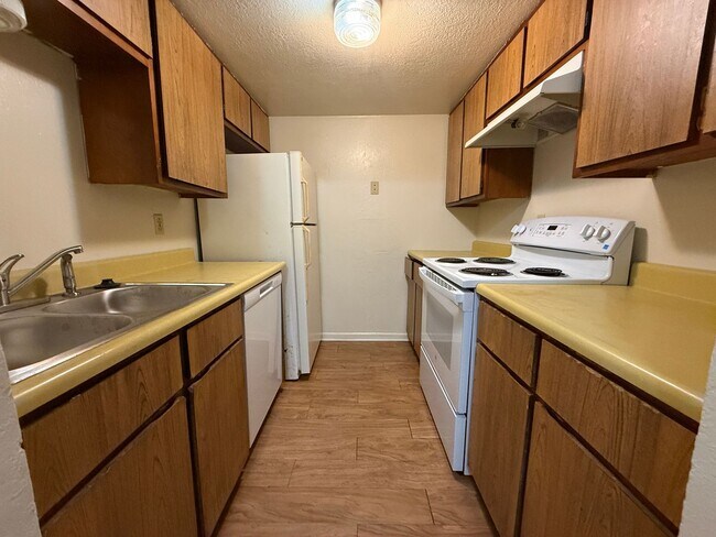 Photo - 4306 Lake Rd Unit 5