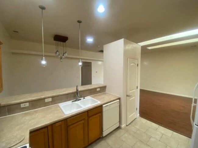 Photo - Beautiful Townhome!