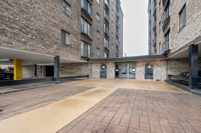 Photo - 2300 N Harlem Ave Unidad 205