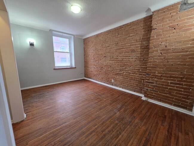 Photo - 79 Queen St Unit 79-1