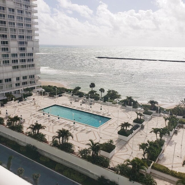 Building Photo - 2100 S Ocean Ln Unit 904