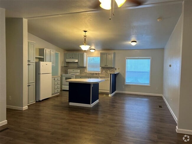 Building Photo - 23905 Cicada Cir W Rental