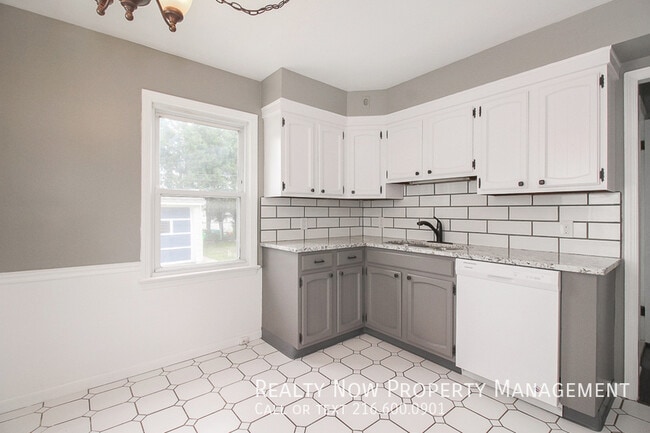 Photo - 11912 Derby Rd