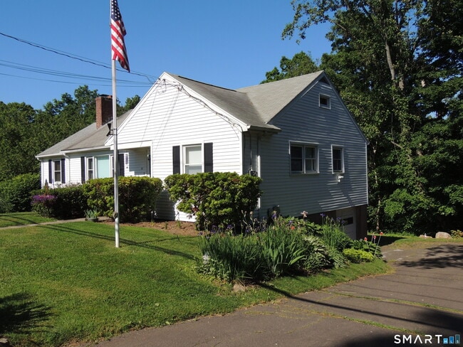 Photo - 87 Hotchkiss Grove Rd