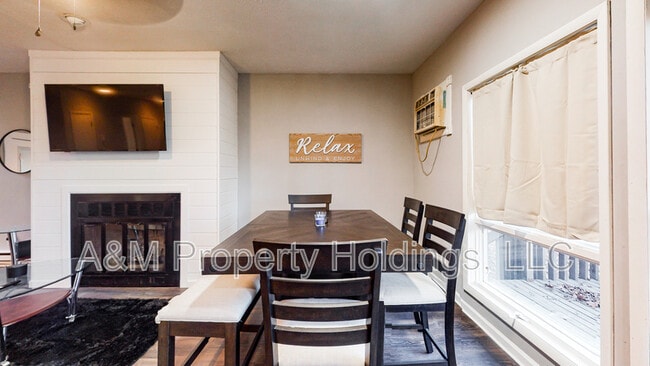 Photo - 3120 Greenbriar Dr