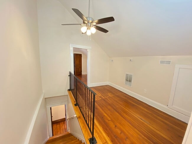 Photo - Hunter Ave 1045-1047 GW2 Unit 1045