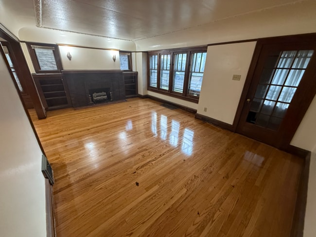 Building Photo - 2628-2630 N 48th St, Unit 2628 N 48th St (Lower)