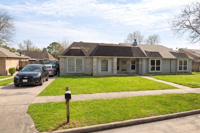 Photo - 13319 Bafing Dr