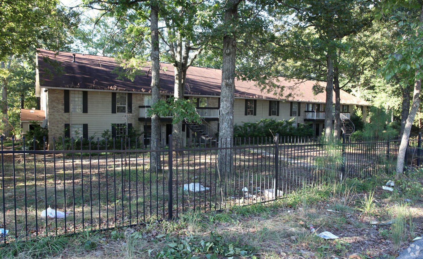 Evergreen Apartments - Evergreen Apartments