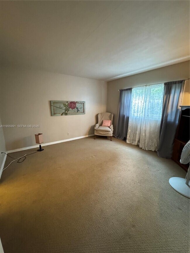 Photo - 100 SE 6th Ave Unidad 207