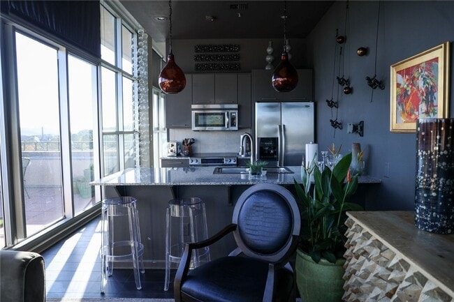 Photo - 609 W Dickson St