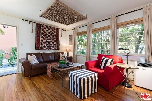 251 3rd Ave