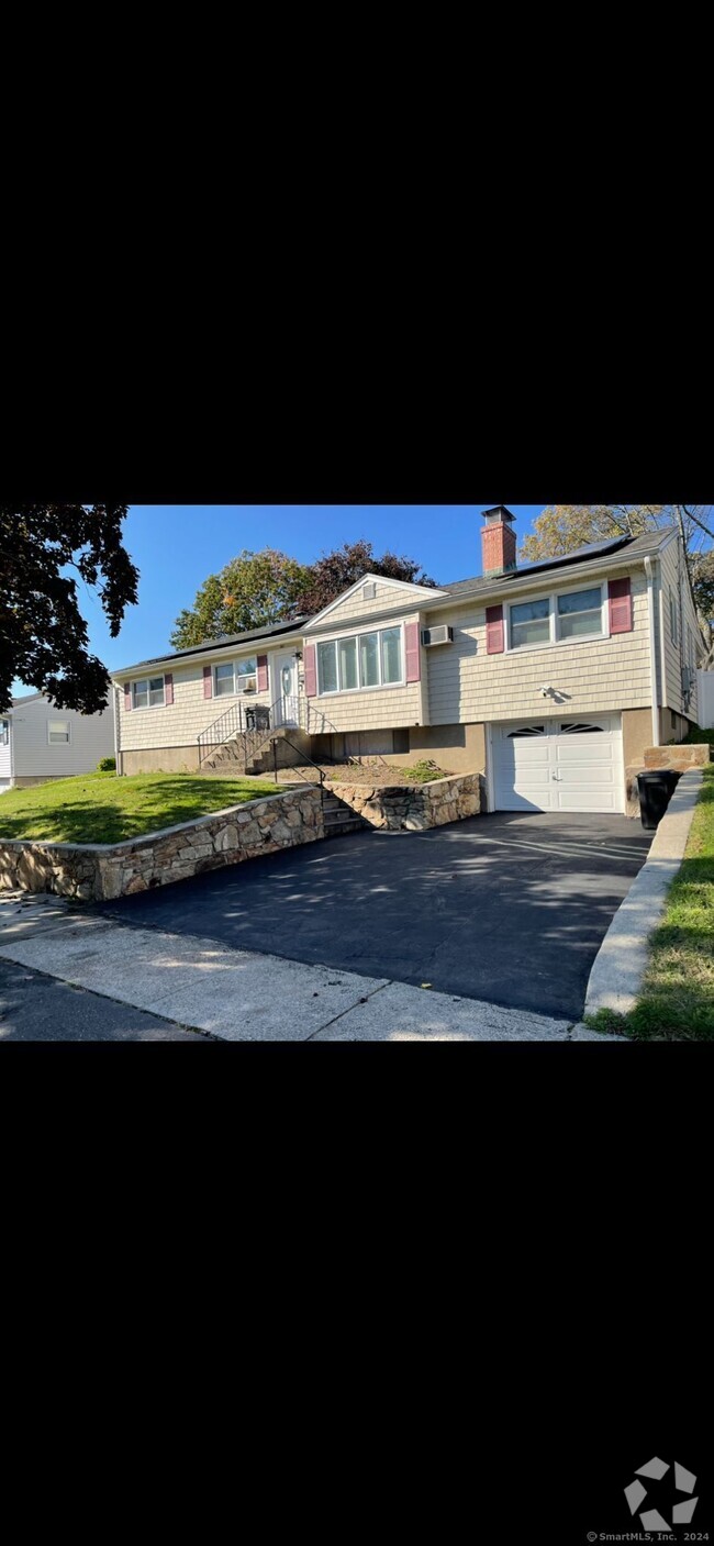 Building Photo - 80 Mapledale Ave Rental