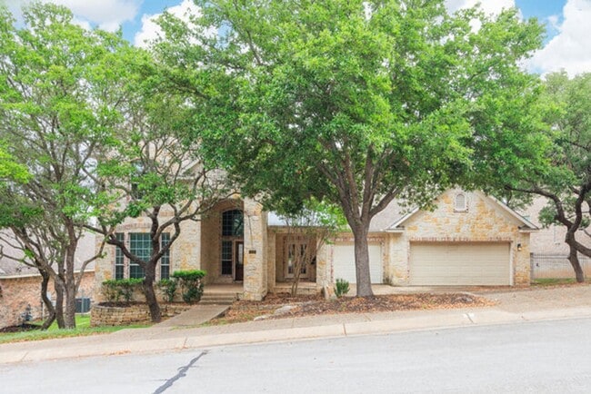 Building Photo - Spacious 2 Story 5 Bedroom , 4 full bathrooms located in Stone Oak!