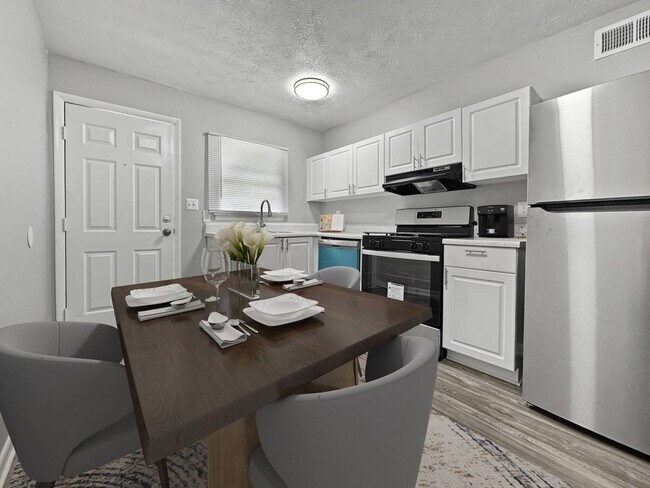 Photo - Cascade Oaks Apartments