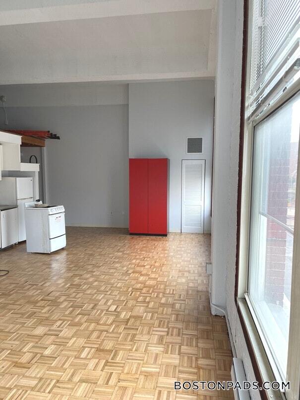 Photo - 61 Brookline Ave Unit 212