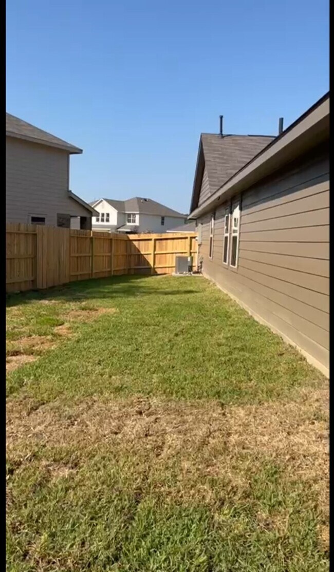 Photo - 18757 Wembley Vis Trl