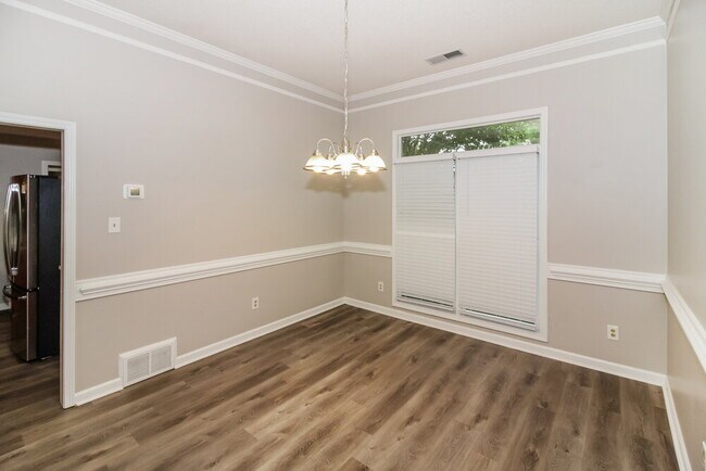 Photo - 1433 Siskin Dr