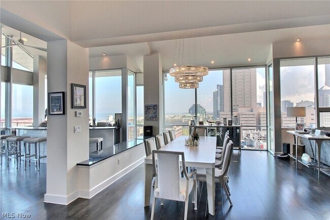Photo - 701 W Lakeside Ave Unit 1301