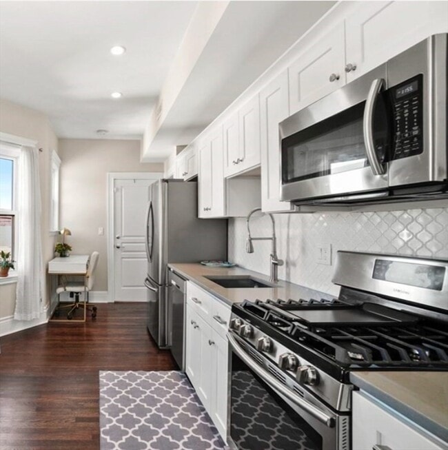 Building Photo - 472 Talbot Ave Unit 3