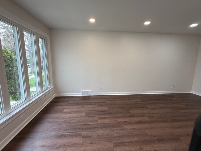 Photo - 5822 W 64th Pl