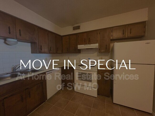 Photo - 933 S Wildan Ave Unit Apt #26