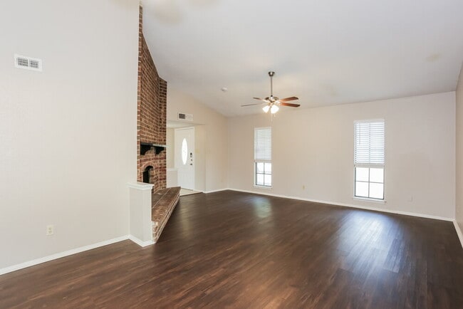 Photo - 1385 Southridge Dr