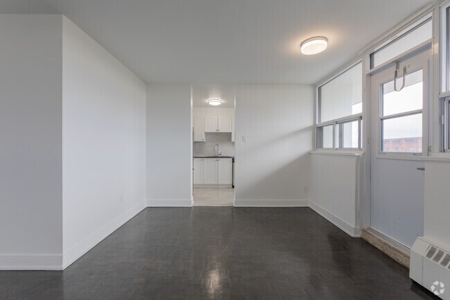 1BR, 1BA - 724SF - Dining Room